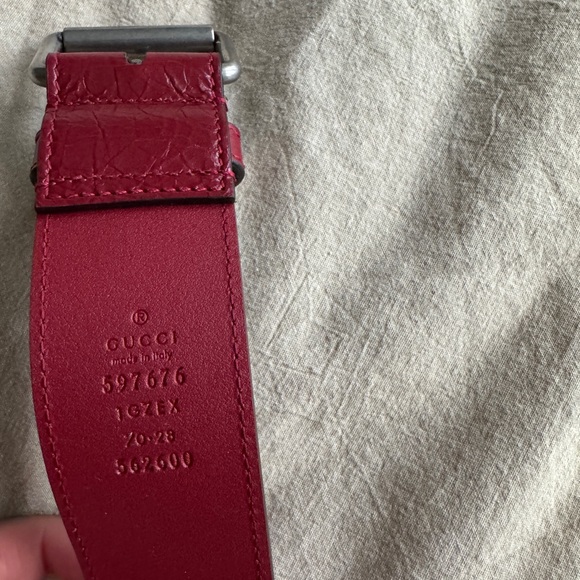 Gucci Red Morpheus leather Crackle Crossbody Belt Bag - Picture 9 of 9